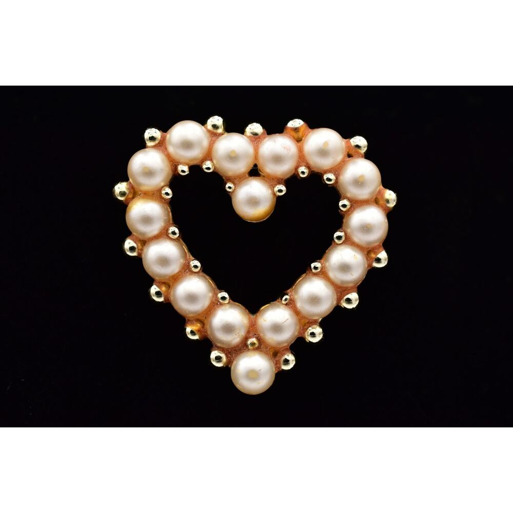 Vintage Pearl Heart Pin Brooch Gold Tone Valentine's Day 1980s BinBP